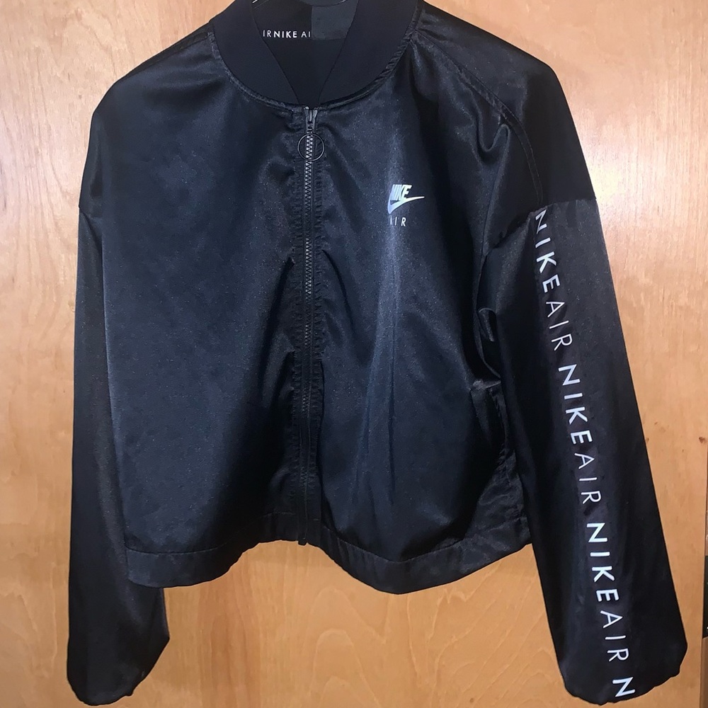 Nike Crop Jacket size medium